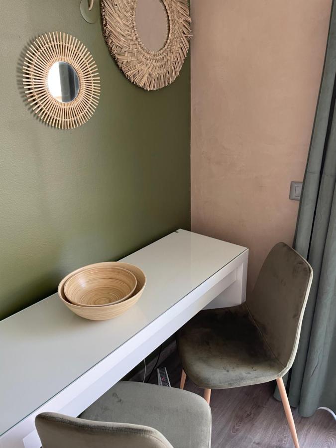 La Room: Seaside Apartment + Terrace + Parking Menton Luaran gambar